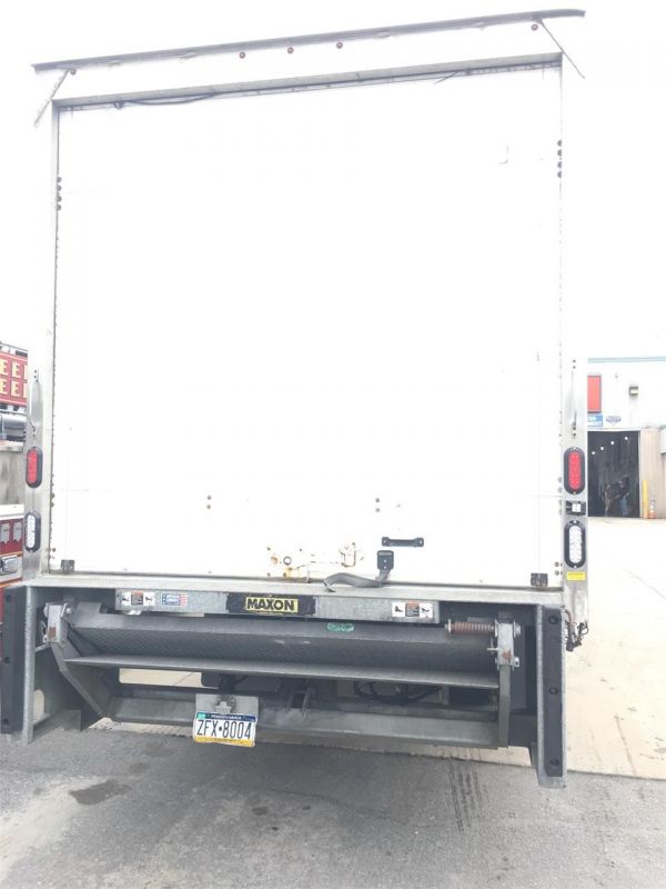 2015 FREIGHTLINER BUSINESS CLASS M2 106 4300720895