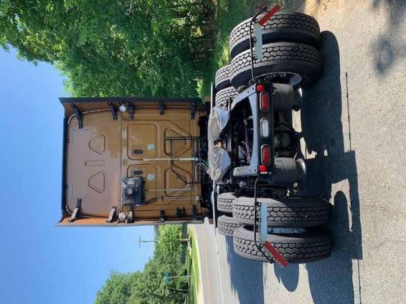 2020 FREIGHTLINER CASCADIA 126 5000047211