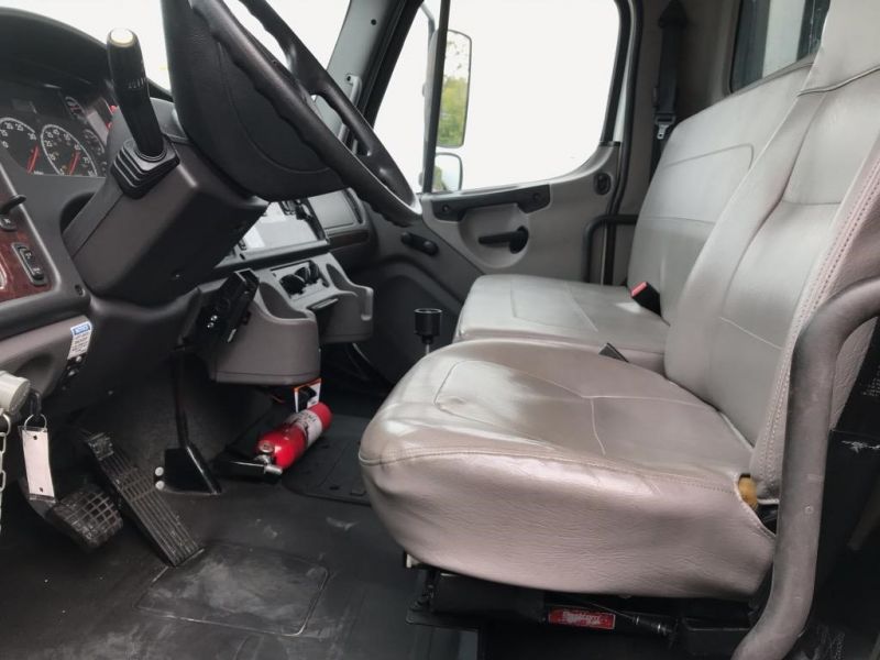 2014 FREIGHTLINER BUSINESS CLASS M2 106 6031942277