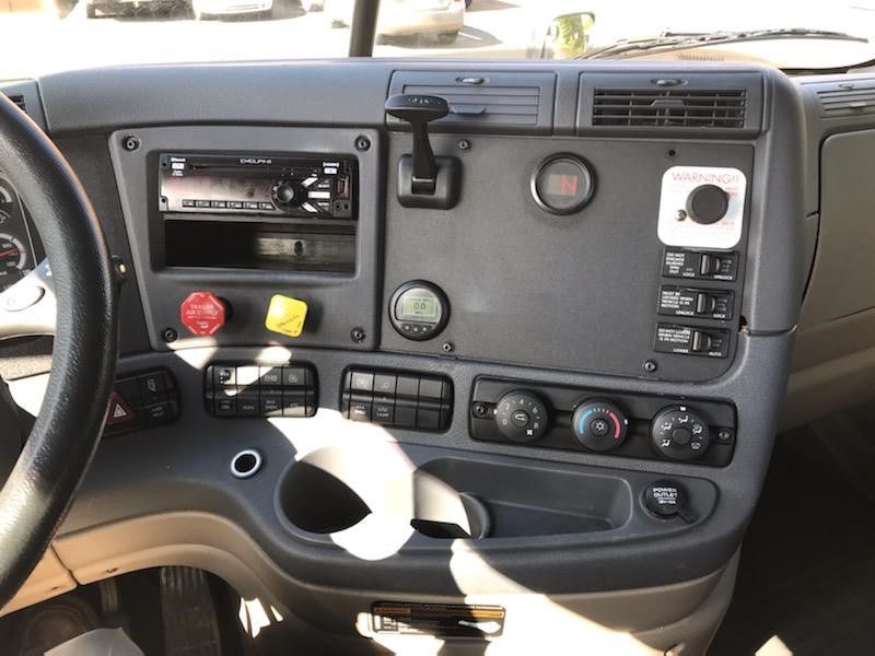 2014 FREIGHTLINER CASCADIA 113 6043068913