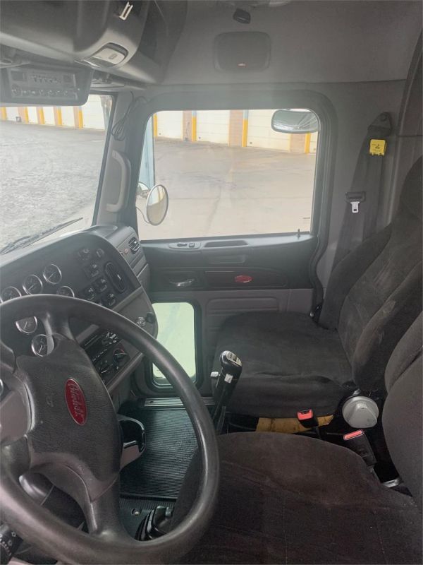 2015 PETERBILT 389 6082733999