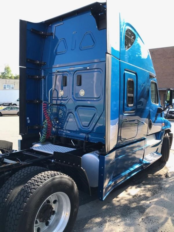 2017 FREIGHTLINER CASCADIA 125 6134261945