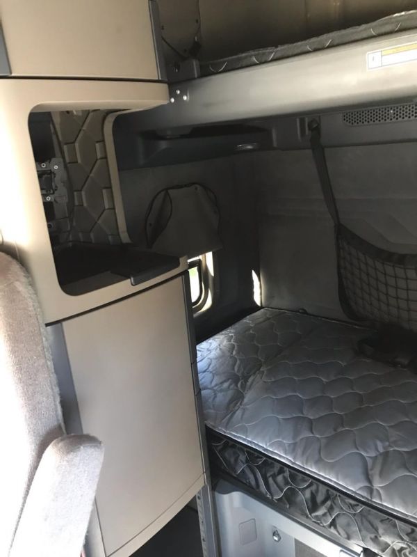 2017 FREIGHTLINER CASCADIA 125 6134262209