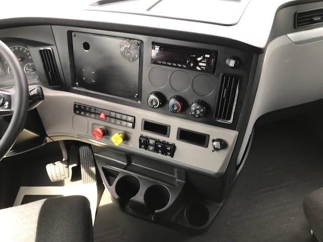 2020 FREIGHTLINER CASCADIA 126 8037322151