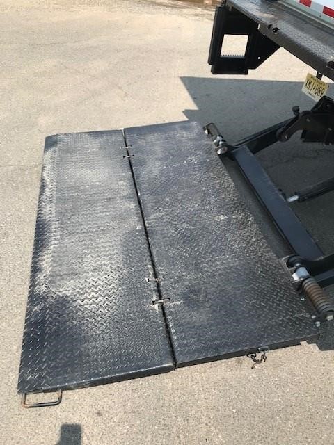 2022 ISUZU NRR 8040981115