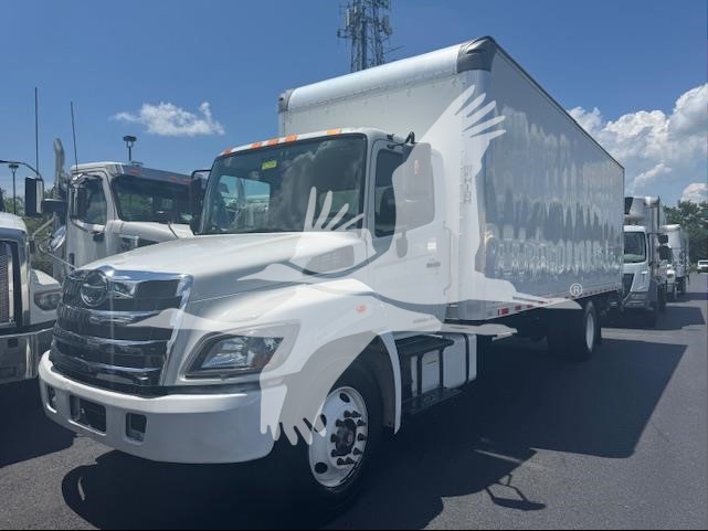2020 HINO 268 9072412067