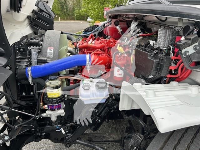 2025 FREIGHTLINER BUSINESS CLASS M2 106 PLUS 9049529855