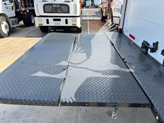 2023 ISUZU NRR 9073935848