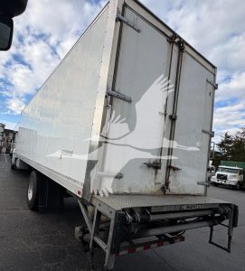 2020 HINO 268 10028864051