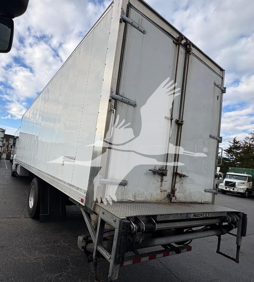 2020 HINO 268 10028864051