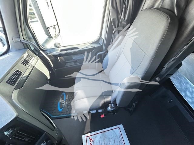 2025 FREIGHTLINER CASCADIA 126 11006829050