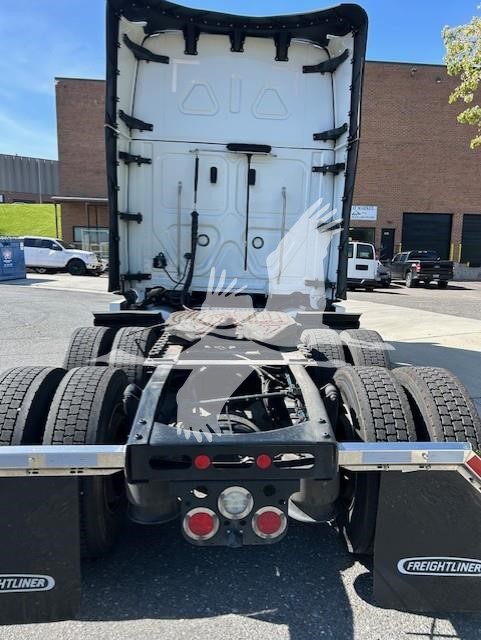 2025 FREIGHTLINER CASCADIA 126 11016779758
